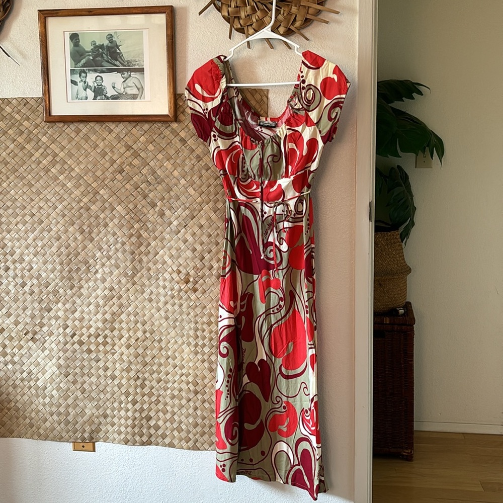 SOLD Manuhealii Dress